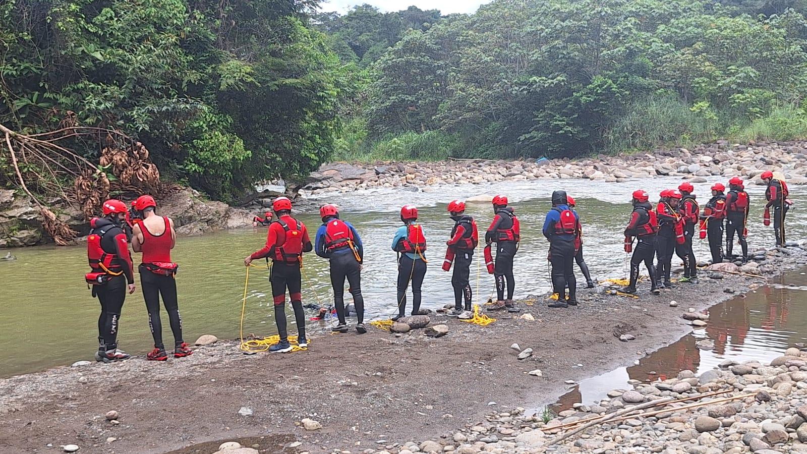 FINALIZA CON EXITO EL CURSO DE RESCATE EN RIADAS E INUNDACIONES EN SAN GABAN PUNO